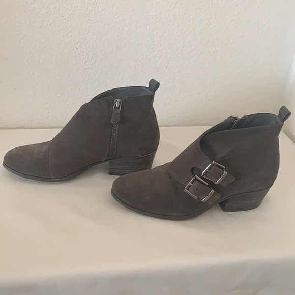 Ellen Tracy Shoes Ellen Tracy Heeled Ankle Boot Romero Style Size